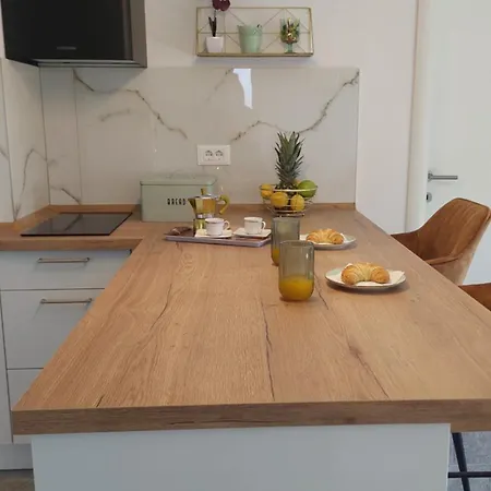 Modern Luxury Diva 3, 4 Stars, Ciovo, Okrug