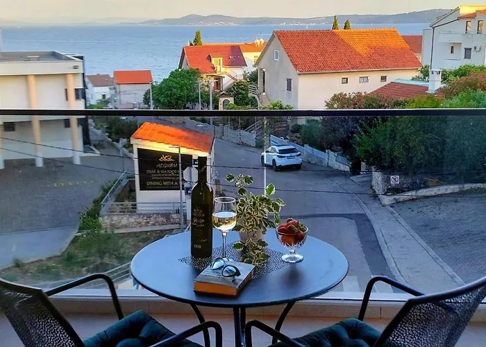 Modern Luxury Diva 3, 4 Stars, Ciovo, Okrug شقة